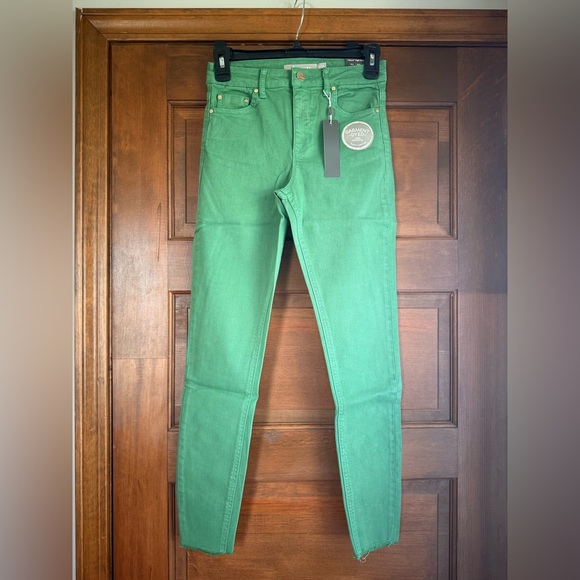 Tractr Denim - Tractr Women's “Mona” Crop Skinny Jeans 🌿